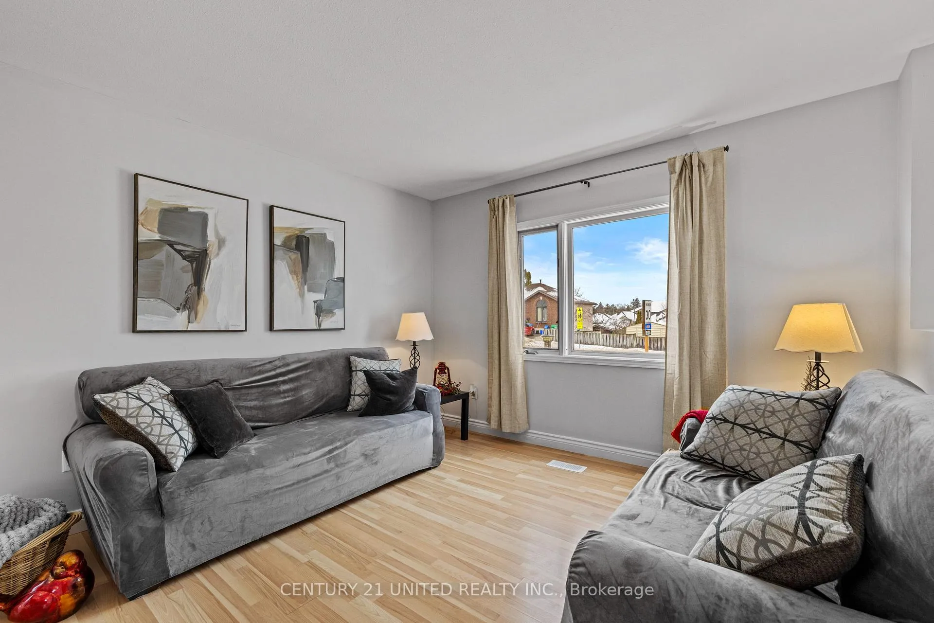 Photo 11 of 1175 Neptune Street, Peterborough, Northcrest Ward 5 — HOMEH