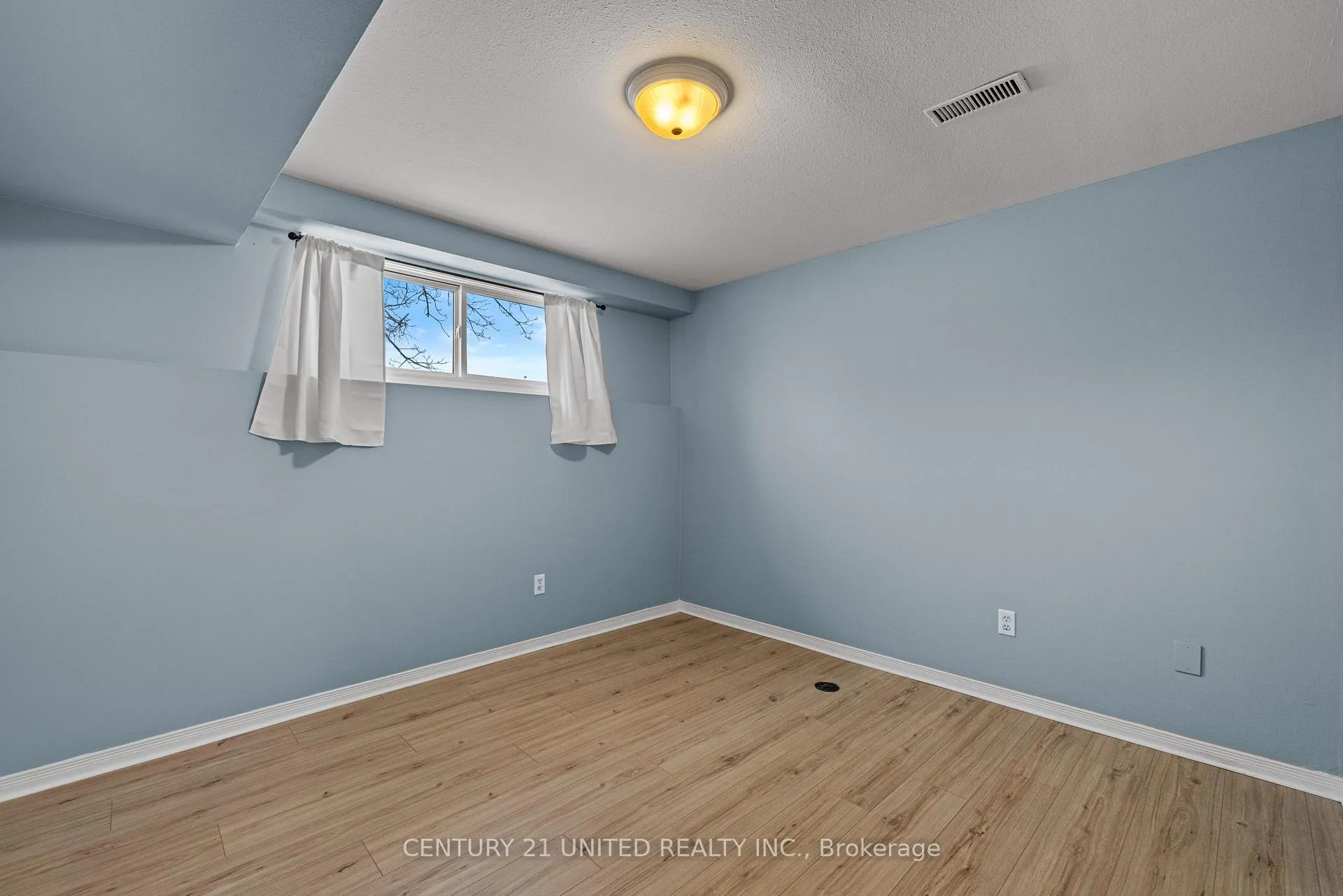 Photo 24 of 1175 Neptune Street, Peterborough, Northcrest Ward 5 — HOMEH
