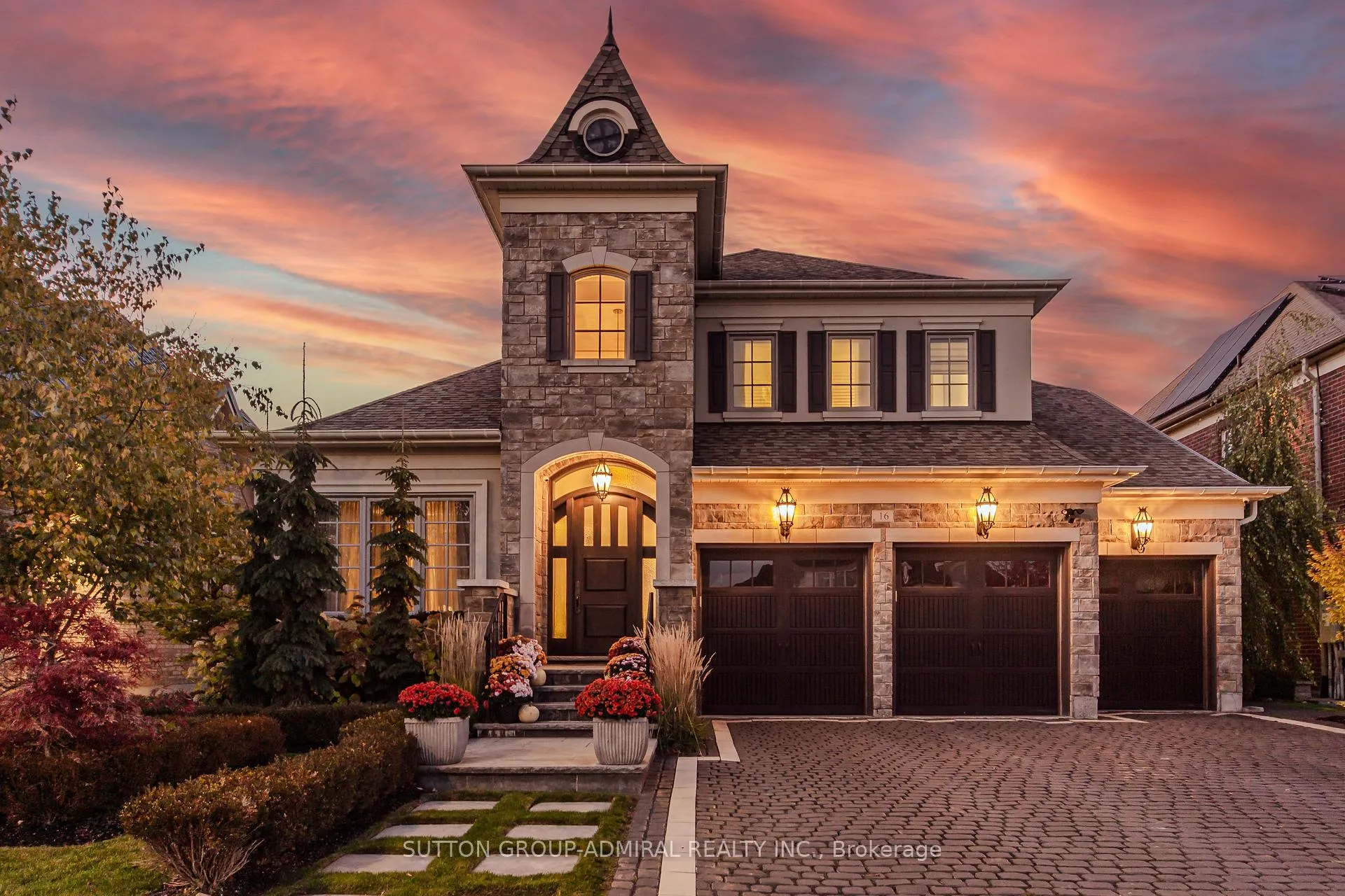 Photo 1 of 16 Bluff Trail, King, Nobleton — HOMEH