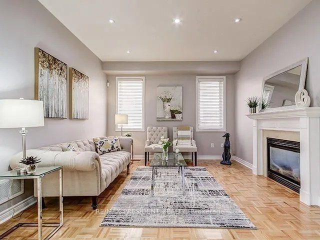 Photo 5 of 4 Cairnburg Drive, Brampton, Vales of Castlemore — HOMEH