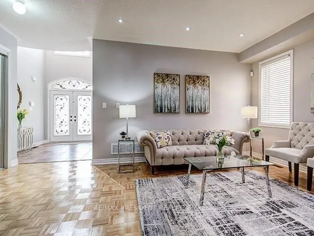 Photo 6 of 4 Cairnburg Drive, Brampton, Vales of Castlemore — HOMEH