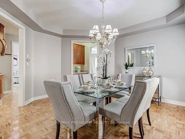 Photo 9 of 4 Cairnburg Drive, Brampton, Vales of Castlemore — HOMEH