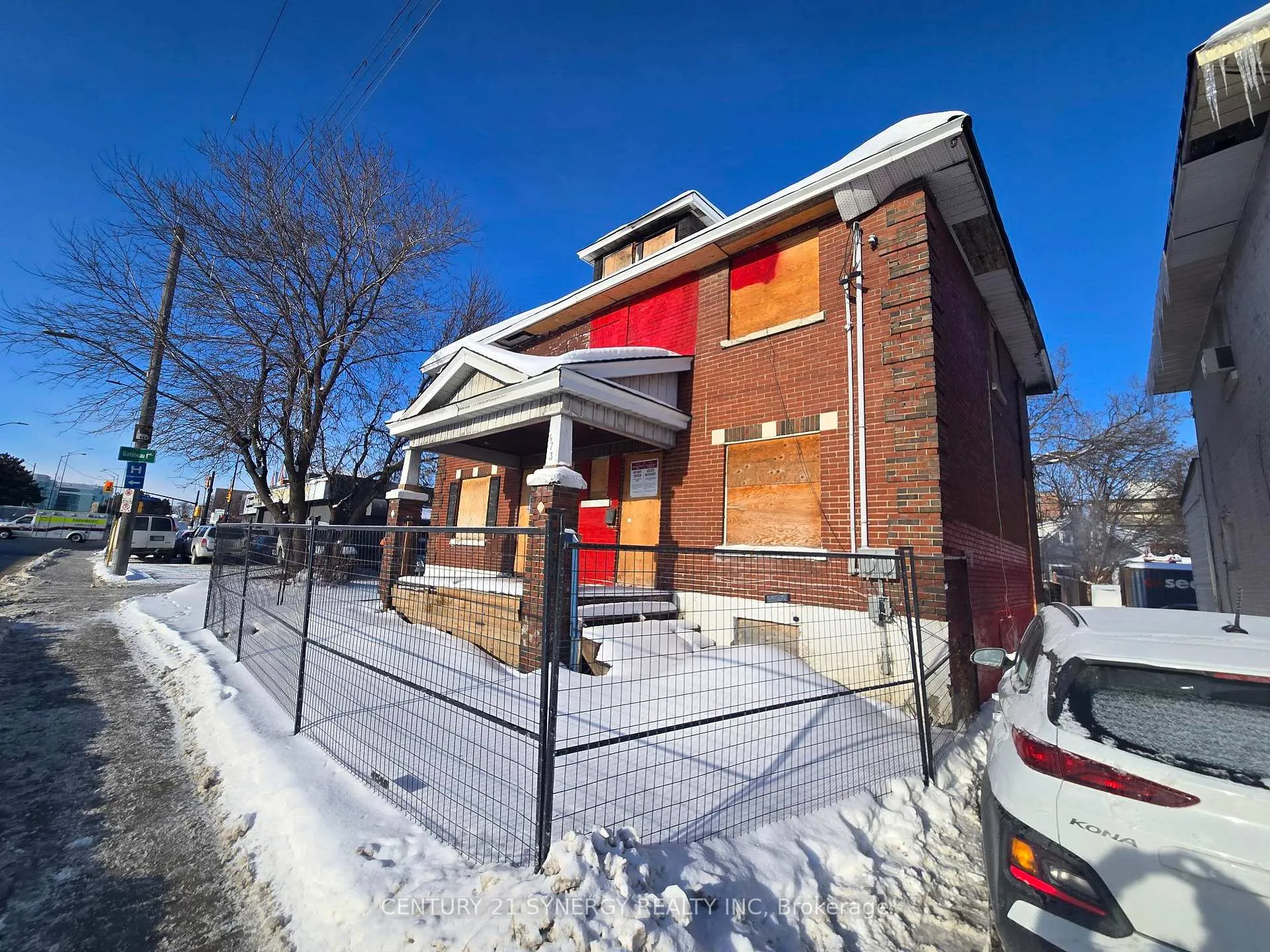Front of 473 Catherine Street