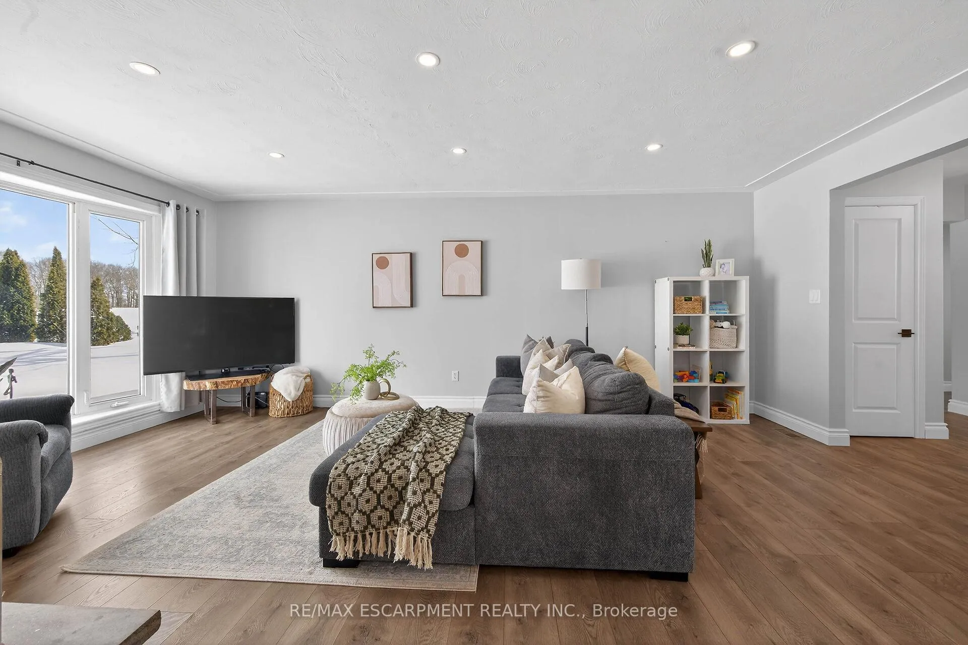 Photo 10 of 4024 River Road, Haldimand — HOMEH