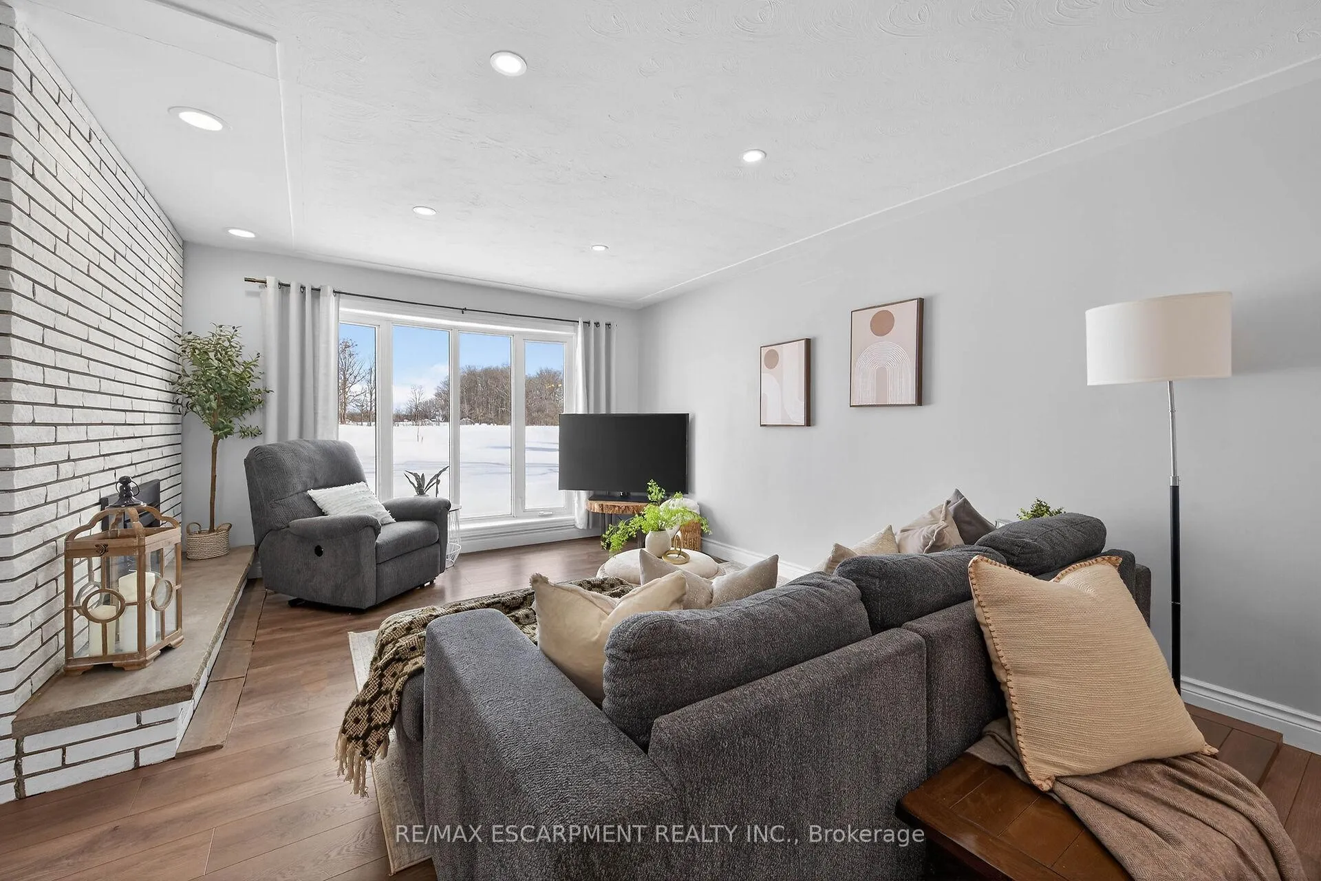 Photo 11 of 4024 River Road, Haldimand — HOMEH