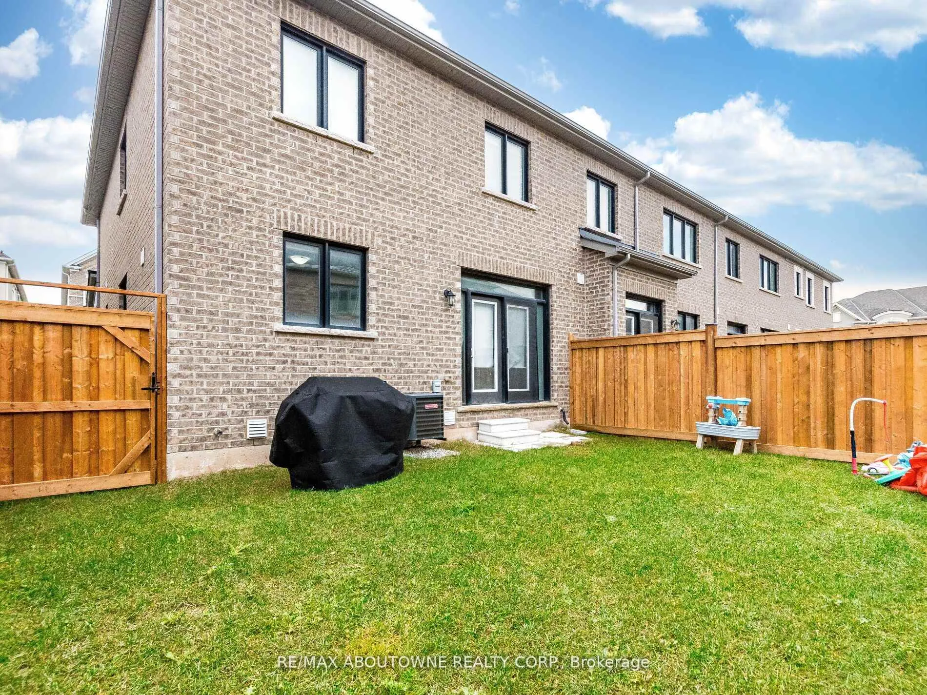 Photo 41 of 1914 Thames Circle, Milton, Bowes — HOMEH