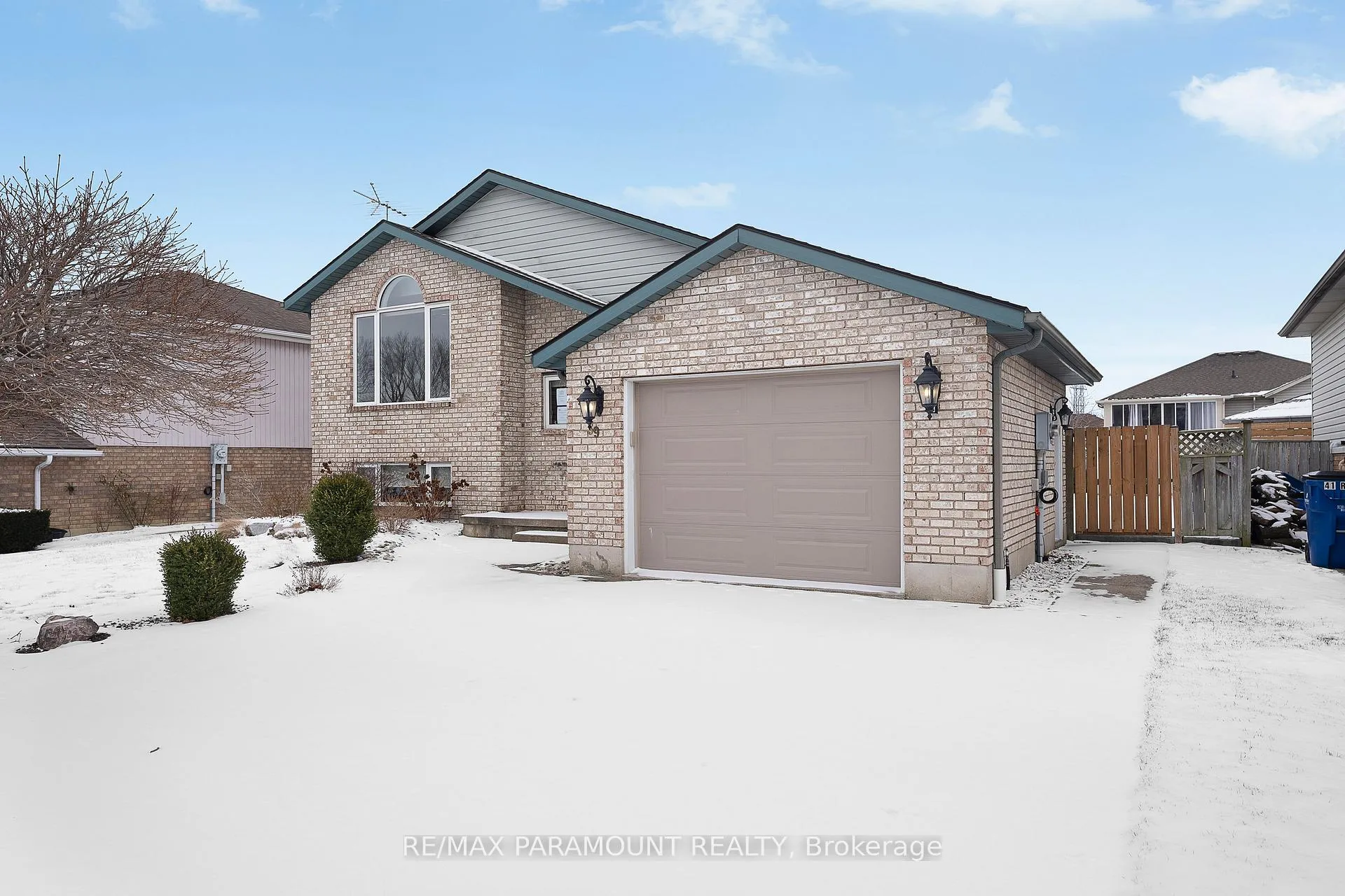 Photo 3 of 39 Rose Avenue, Chatham-Kent, Tilbury — HOMEH