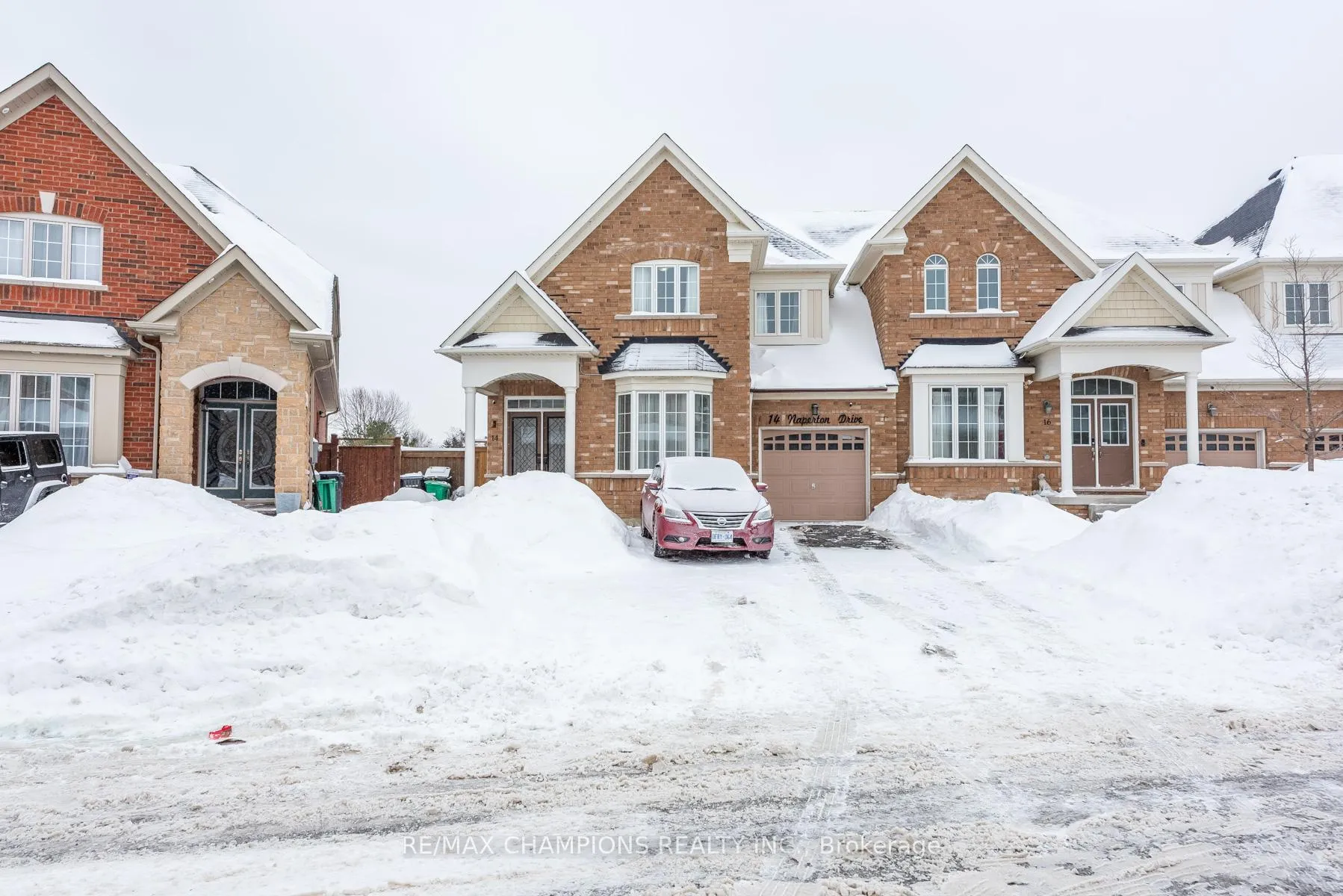 Photo 2 of 14 Naperton Drive, Brampton, Sandringham-Wellington — HOMEH