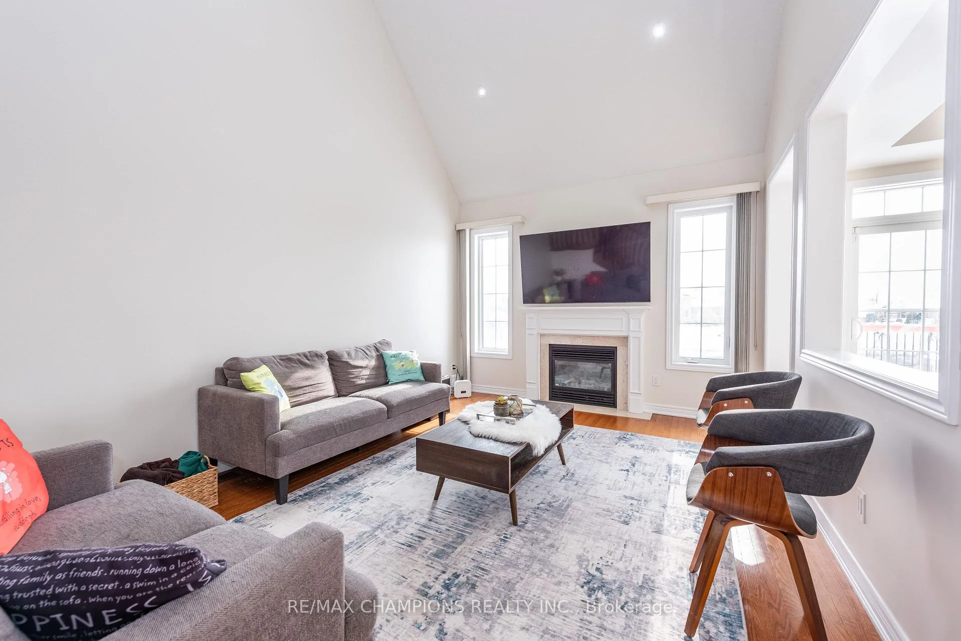 Photo 13 of 14 Naperton Drive, Brampton, Sandringham-Wellington — HOMEH