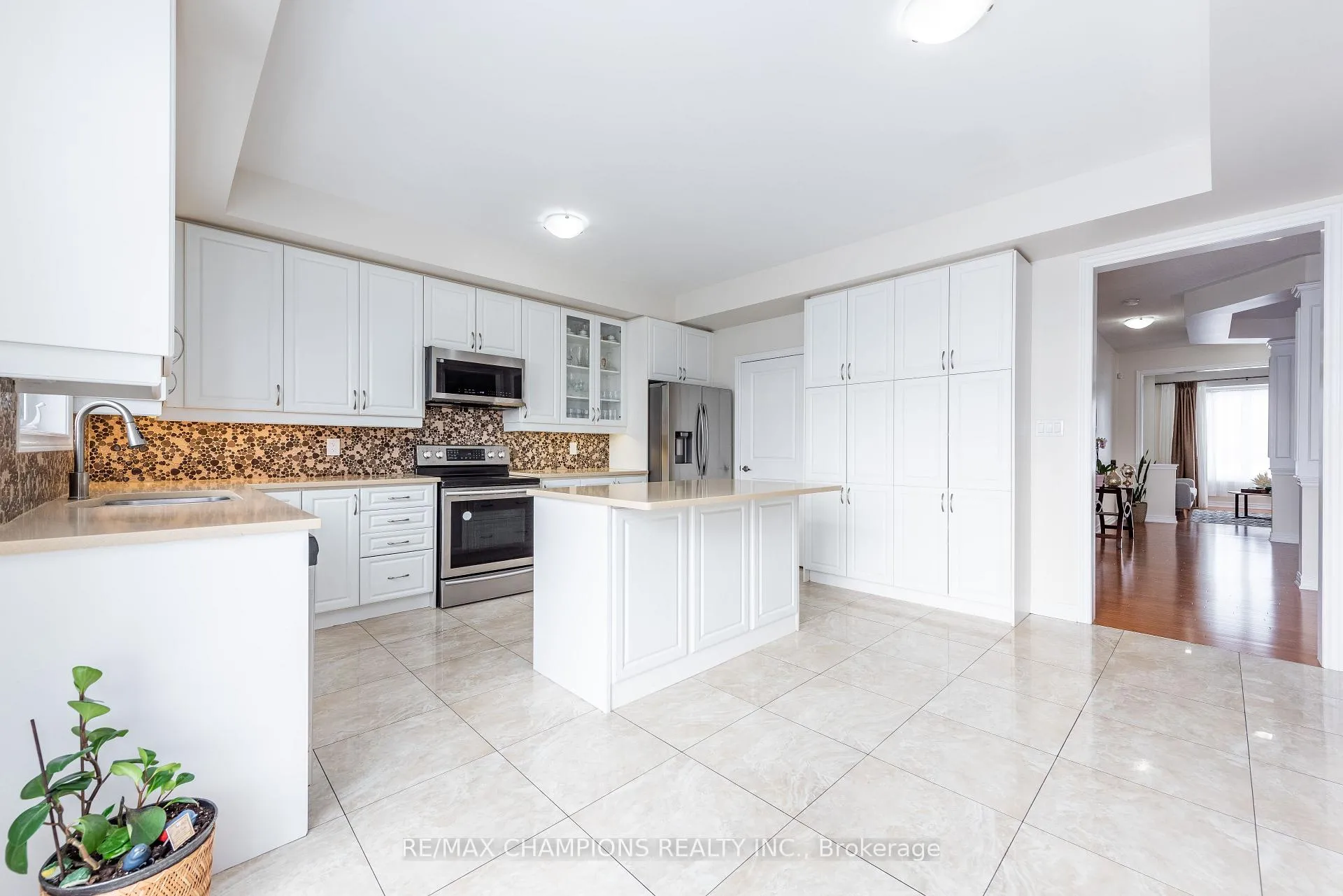 Photo 18 of 14 Naperton Drive, Brampton, Sandringham-Wellington — HOMEH