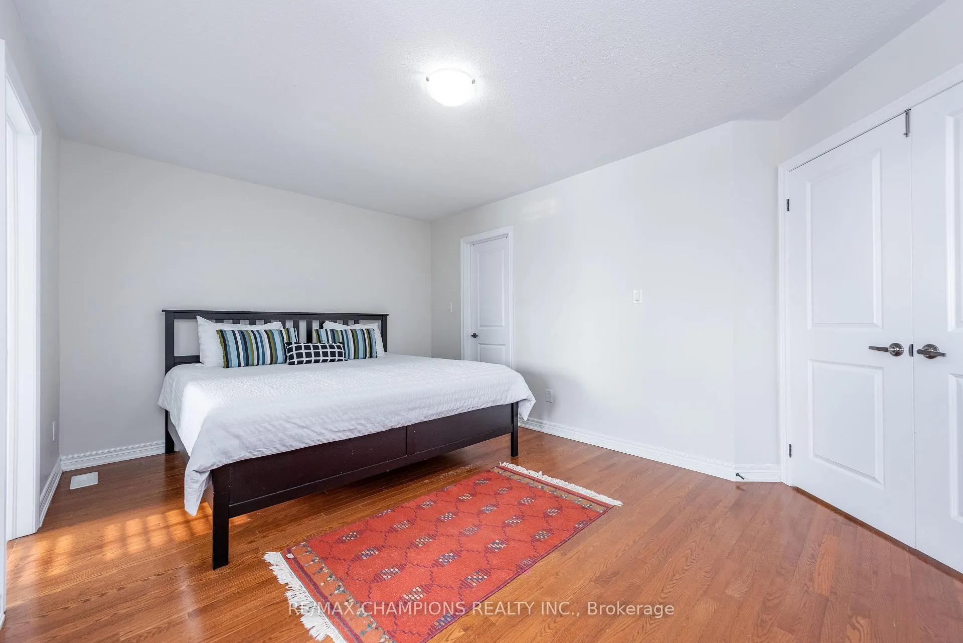 Photo 22 of 14 Naperton Drive, Brampton, Sandringham-Wellington — HOMEH