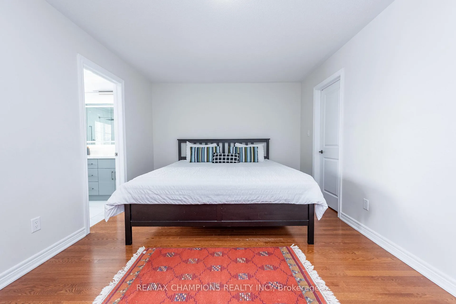 Photo 23 of 14 Naperton Drive, Brampton, Sandringham-Wellington — HOMEH