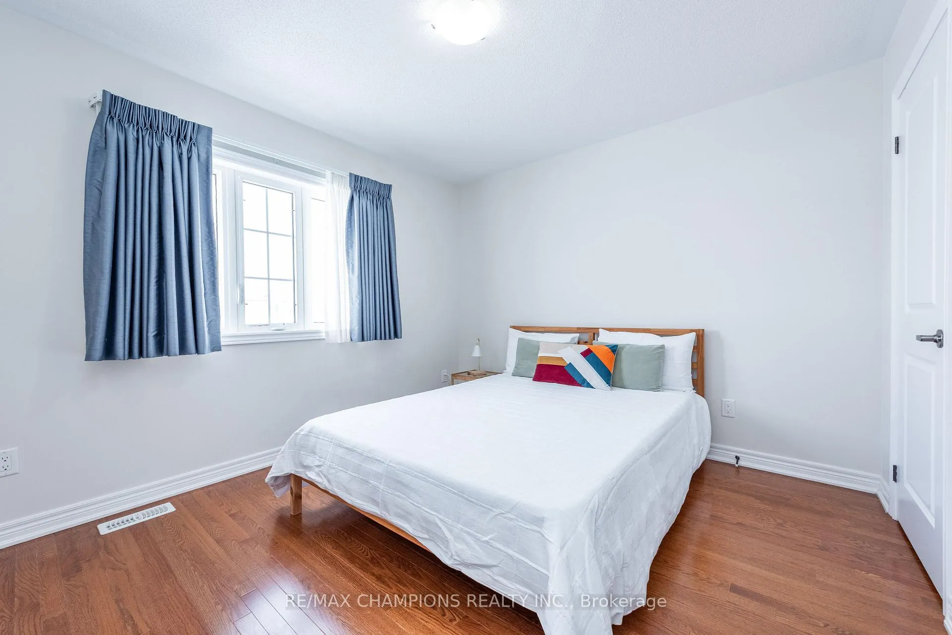 Photo 31 of 14 Naperton Drive, Brampton, Sandringham-Wellington — HOMEH