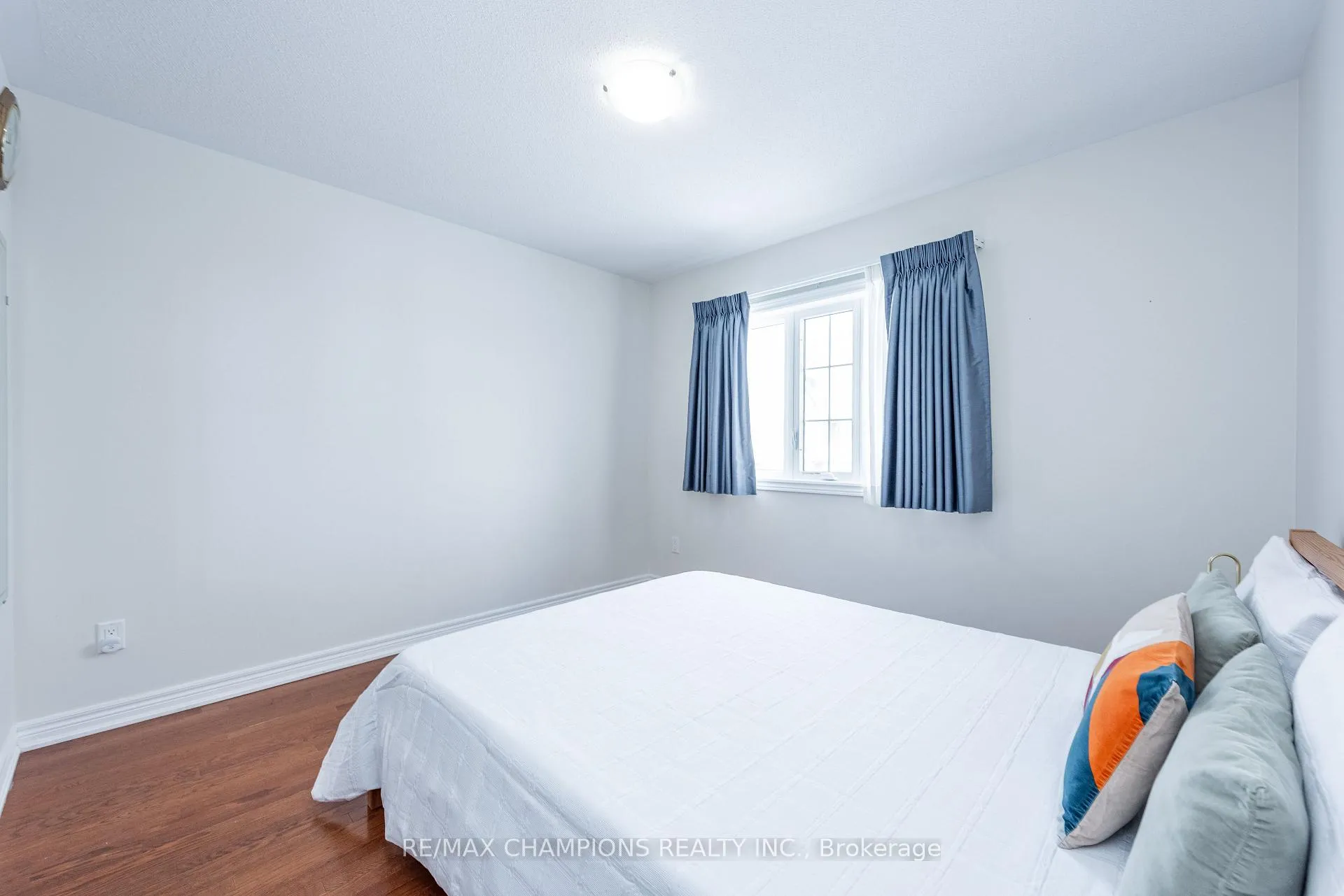 Photo 35 of 14 Naperton Drive, Brampton, Sandringham-Wellington — HOMEH