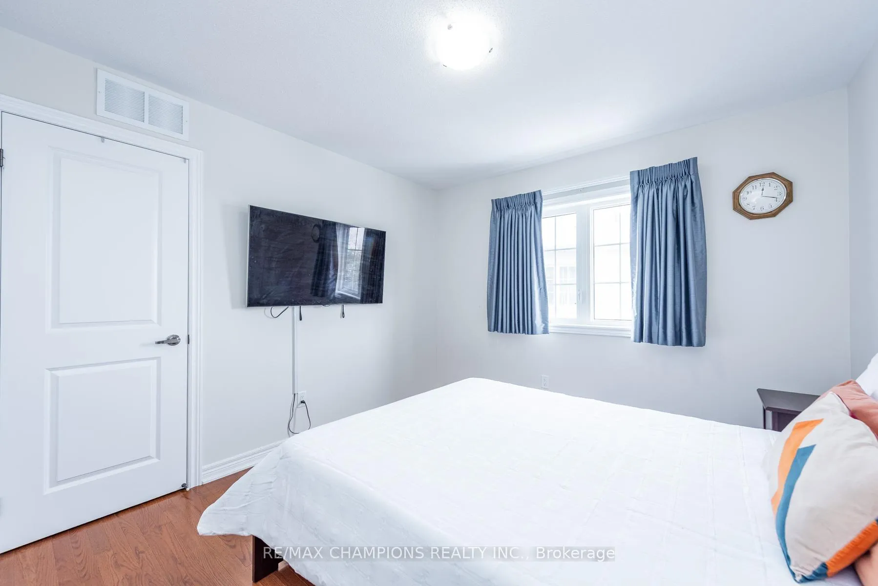 Photo 36 of 14 Naperton Drive, Brampton, Sandringham-Wellington — HOMEH