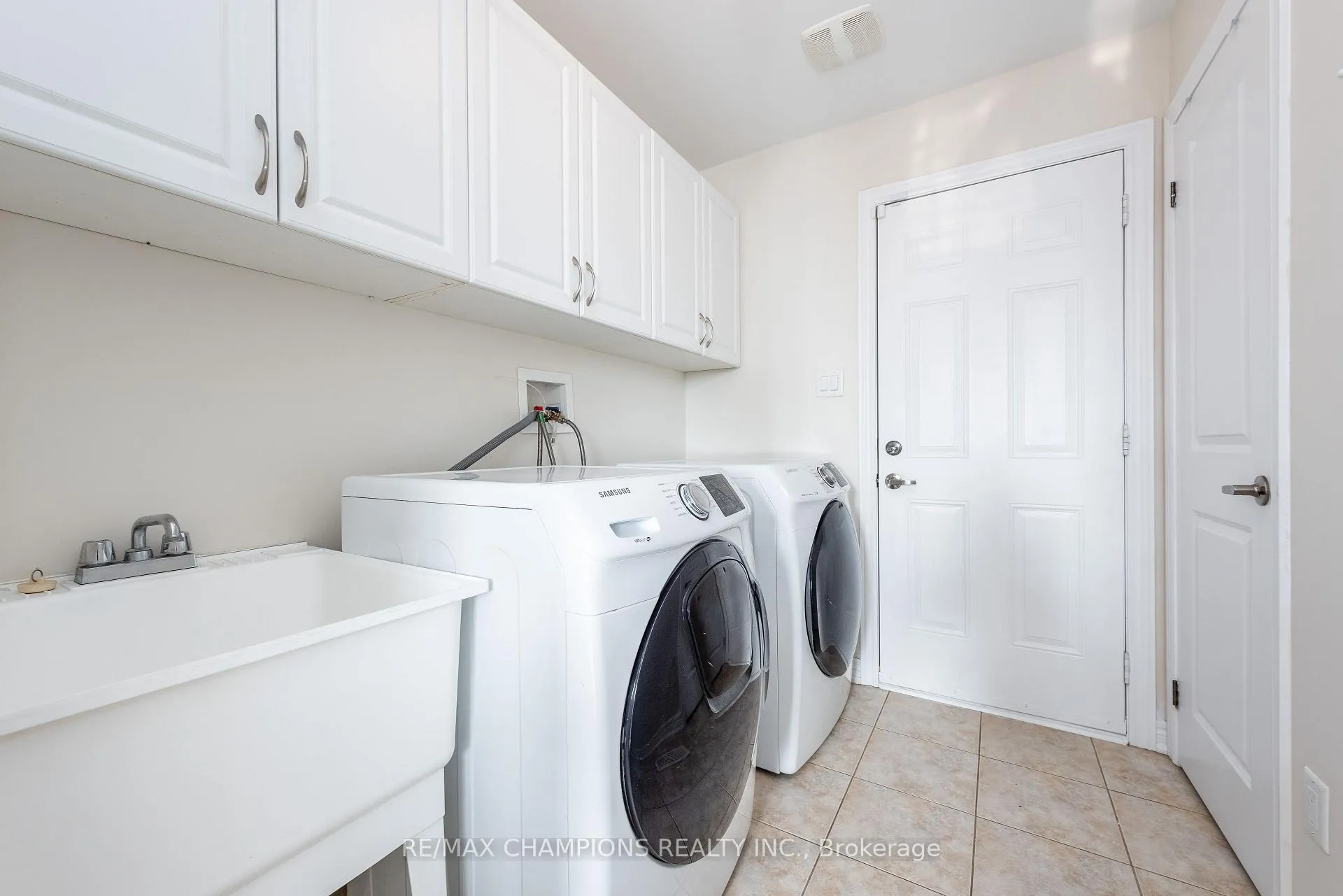 Photo 39 of 14 Naperton Drive, Brampton, Sandringham-Wellington — HOMEH