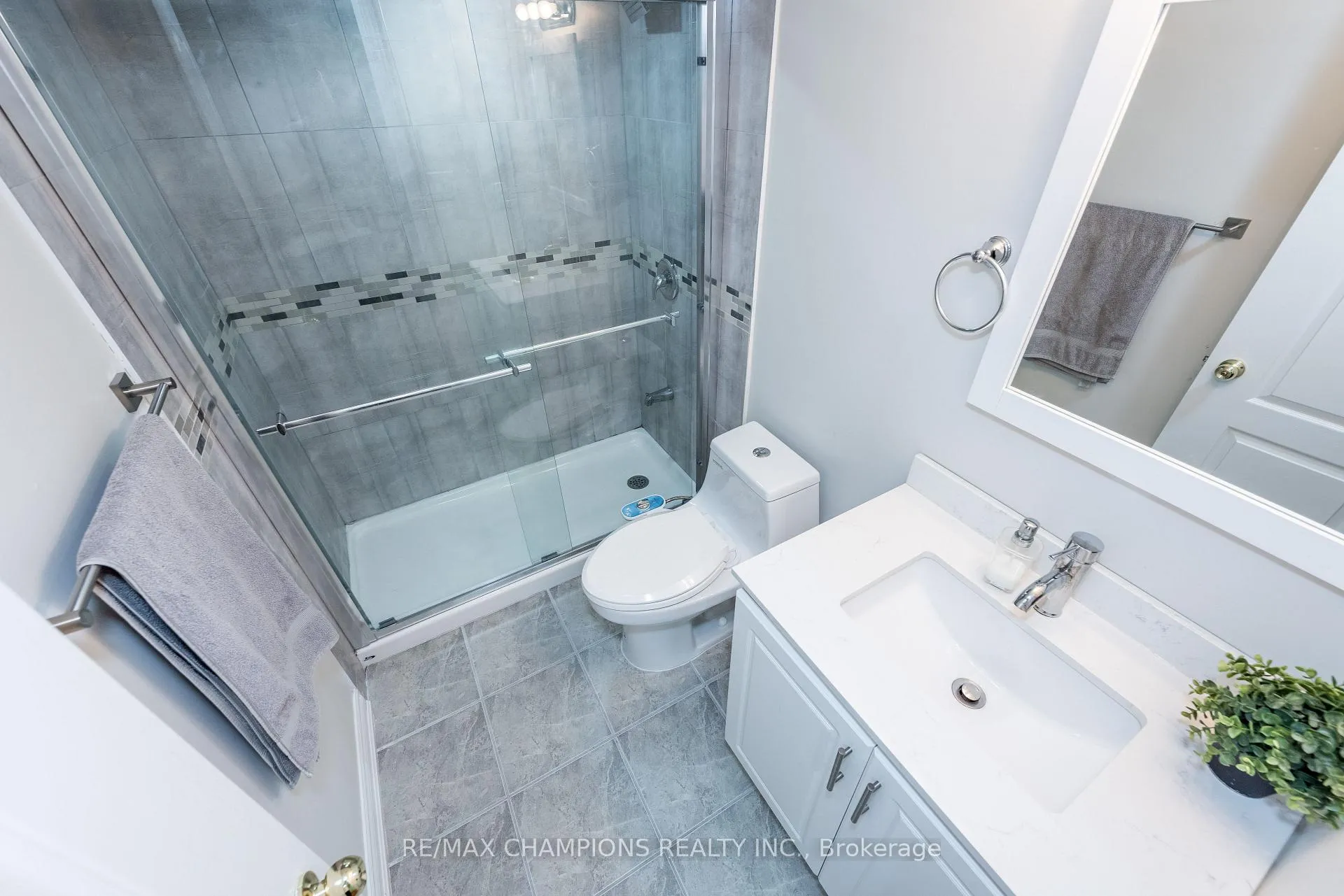 Photo 42 of 14 Naperton Drive, Brampton, Sandringham-Wellington — HOMEH