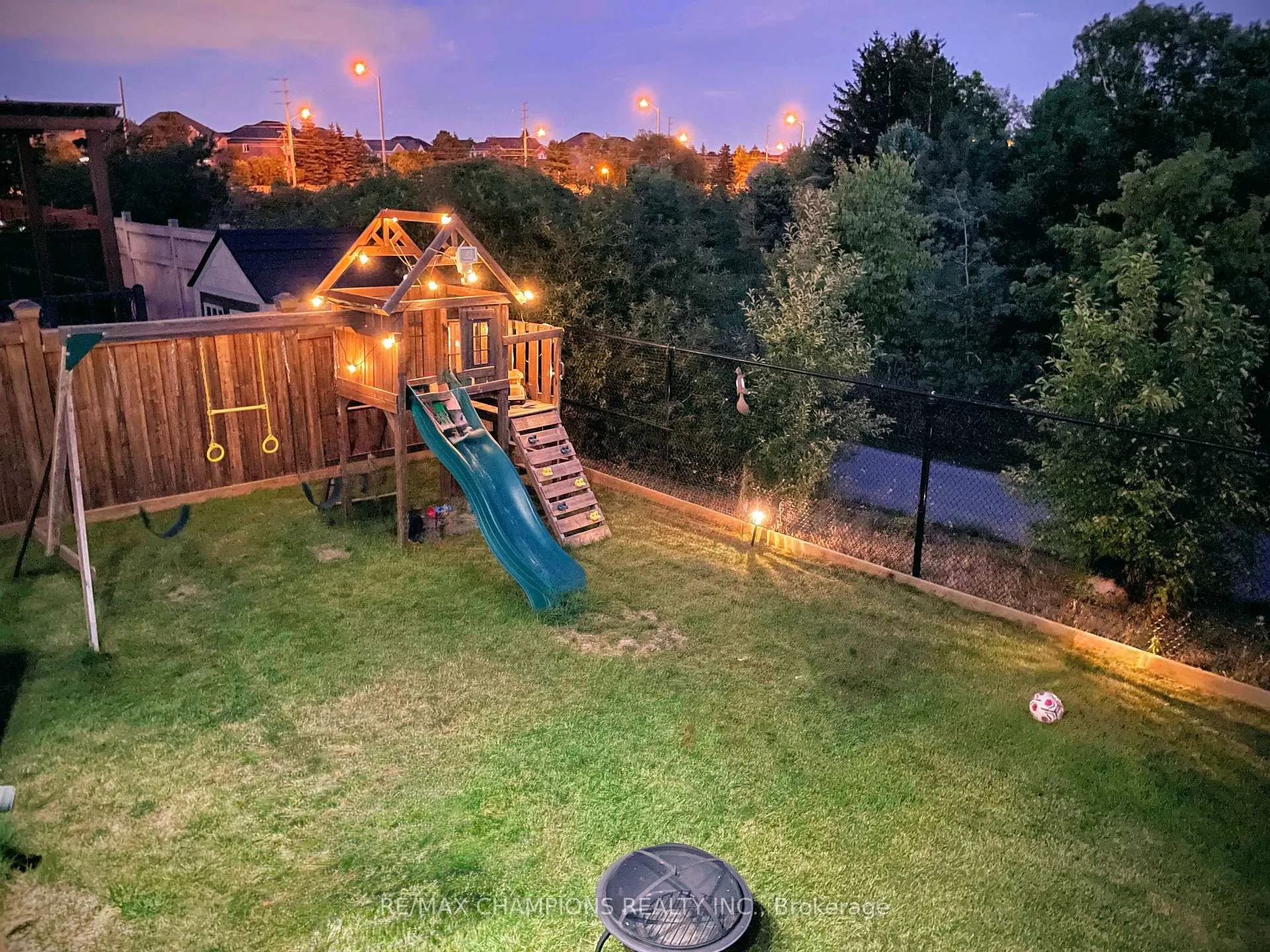 Photo 46 of 14 Naperton Drive, Brampton, Sandringham-Wellington — HOMEH