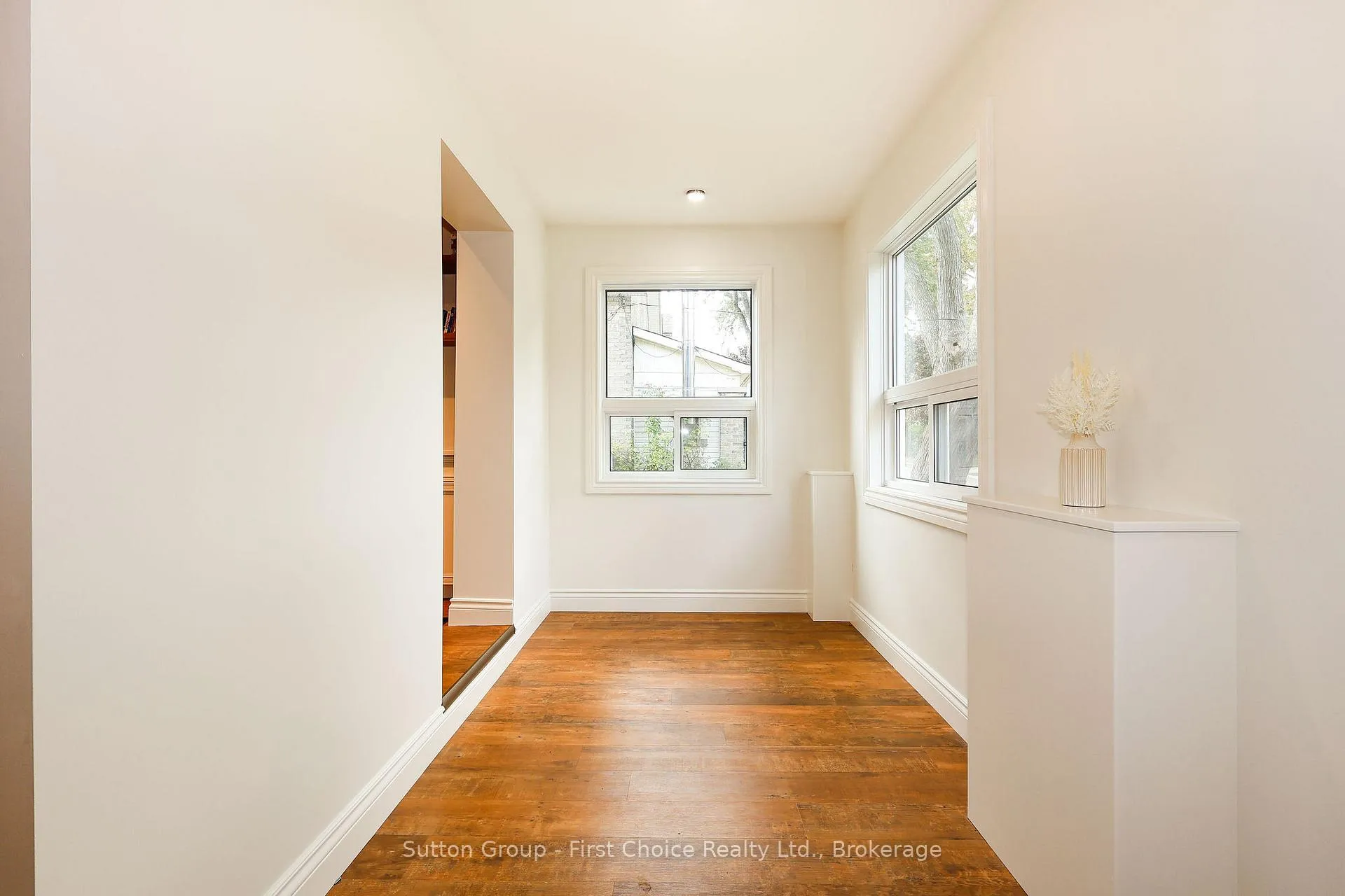Photo 5 of 36 Mcnab Street, Stratford — HOMEH