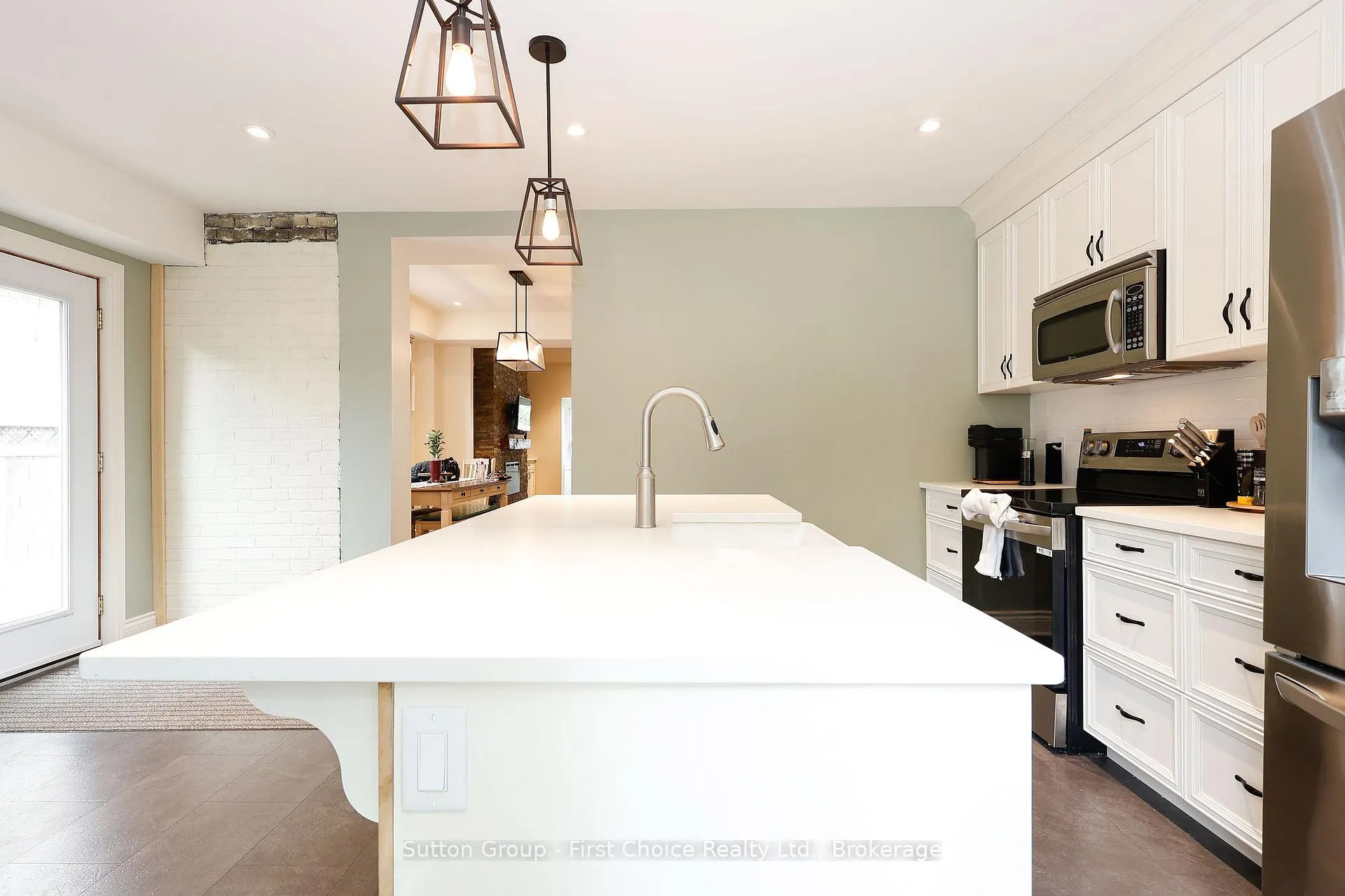 Photo 27 of 36 Mcnab Street, Stratford — HOMEH