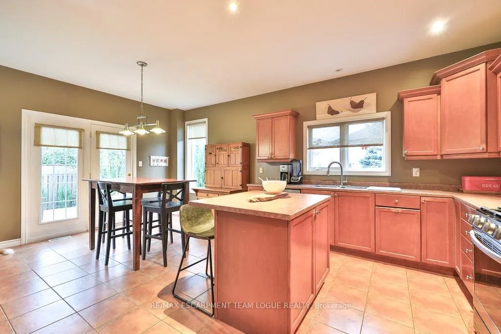 Photo 11 of 23 Tranquility Avenue, Hamilton, Ancaster — HOMEH