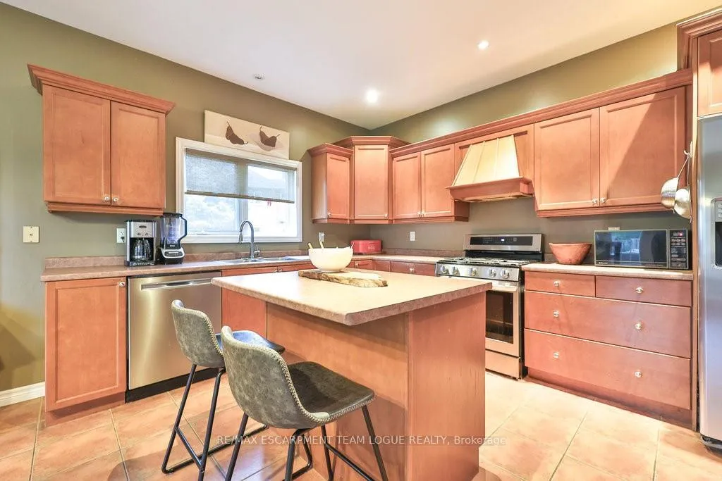 Photo 12 of 23 Tranquility Avenue, Hamilton, Ancaster — HOMEH
