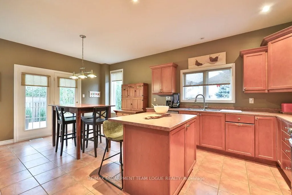 Photo 13 of 23 Tranquility Avenue, Hamilton, Ancaster — HOMEH