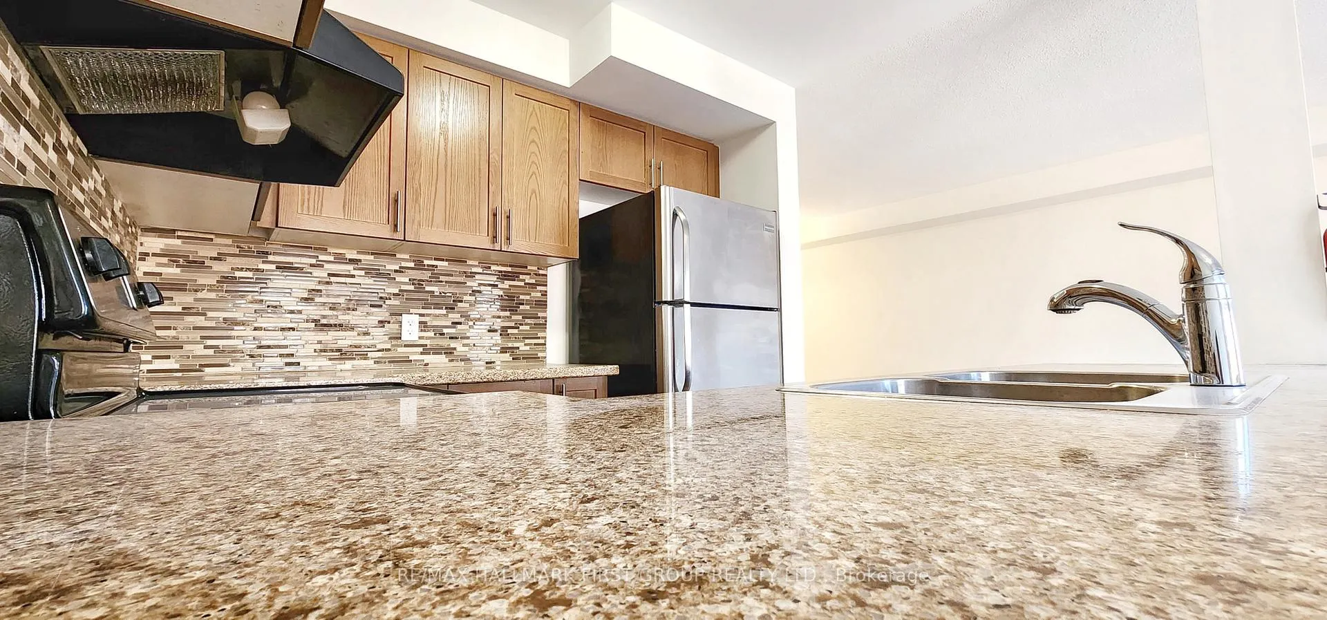 Photo 10 of 2448 Steeplechase Street, Oshawa, Windfields — HOMEH