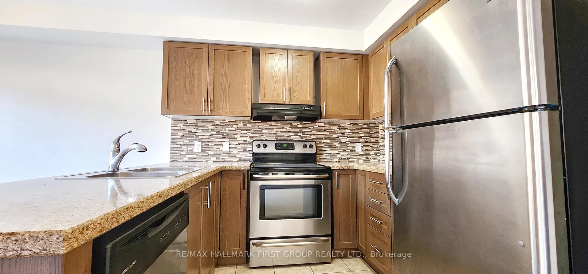 Photo 11 of 2448 Steeplechase Street, Oshawa, Windfields — HOMEH