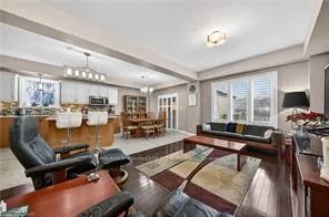 Photo 9 of 20 Hinrichs Crescent, Cambridge — HOMEH