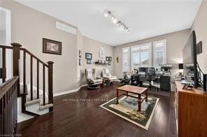 Photo 19 of 20 Hinrichs Crescent, Cambridge — HOMEH