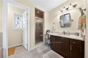 Photo 23 of 20 Hinrichs Crescent, Cambridge — HOMEH