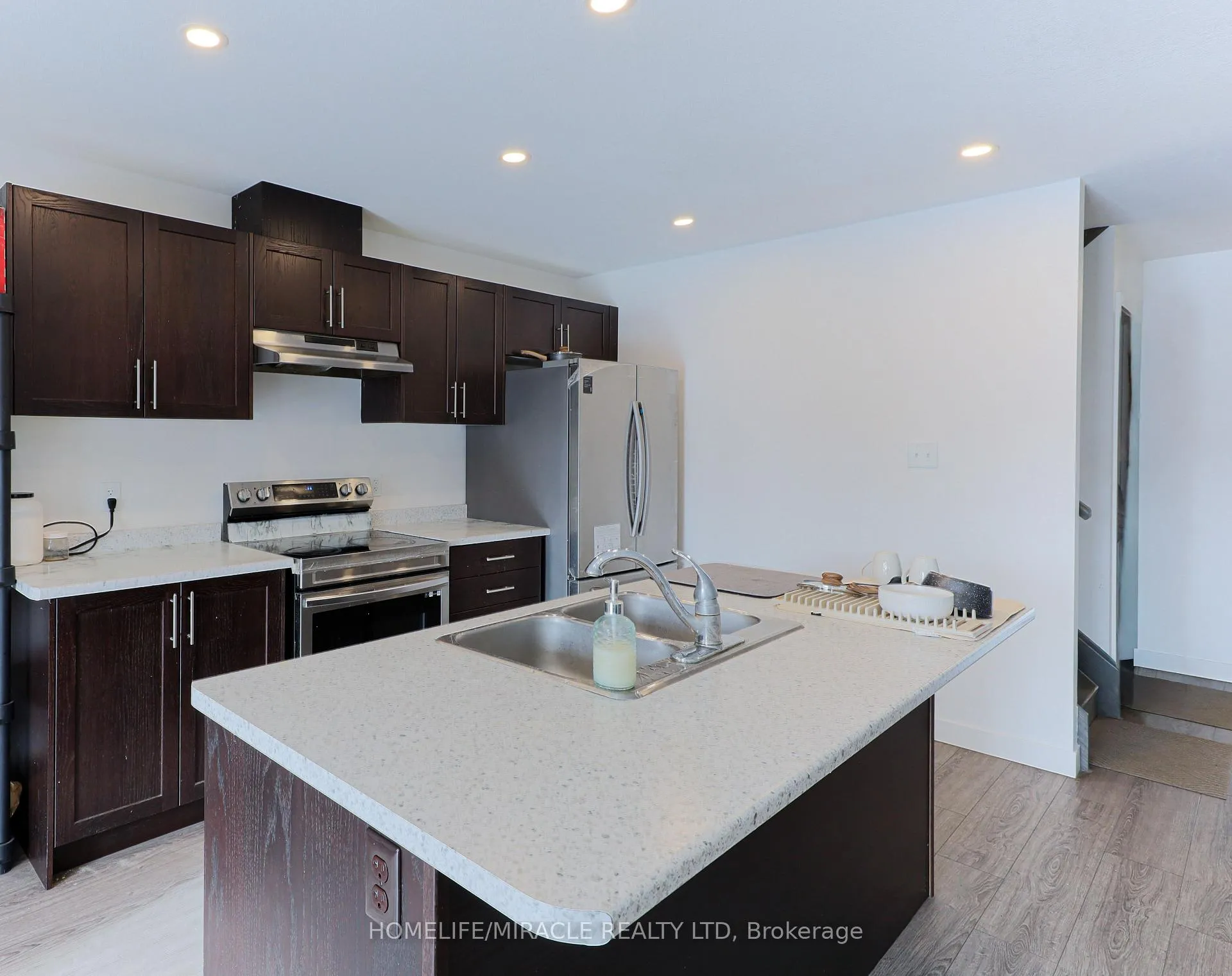 Photo 8 of 105 Pony Way, Kitchener — HOMEH