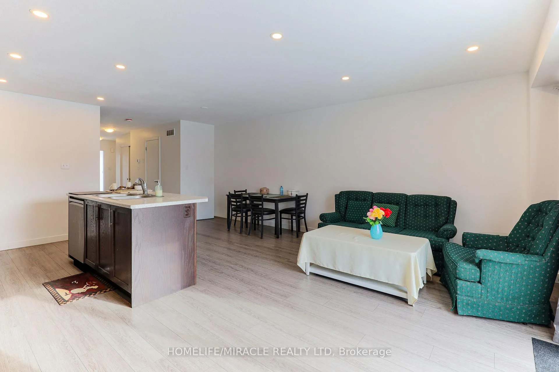 Photo 9 of 105 Pony Way, Kitchener — HOMEH