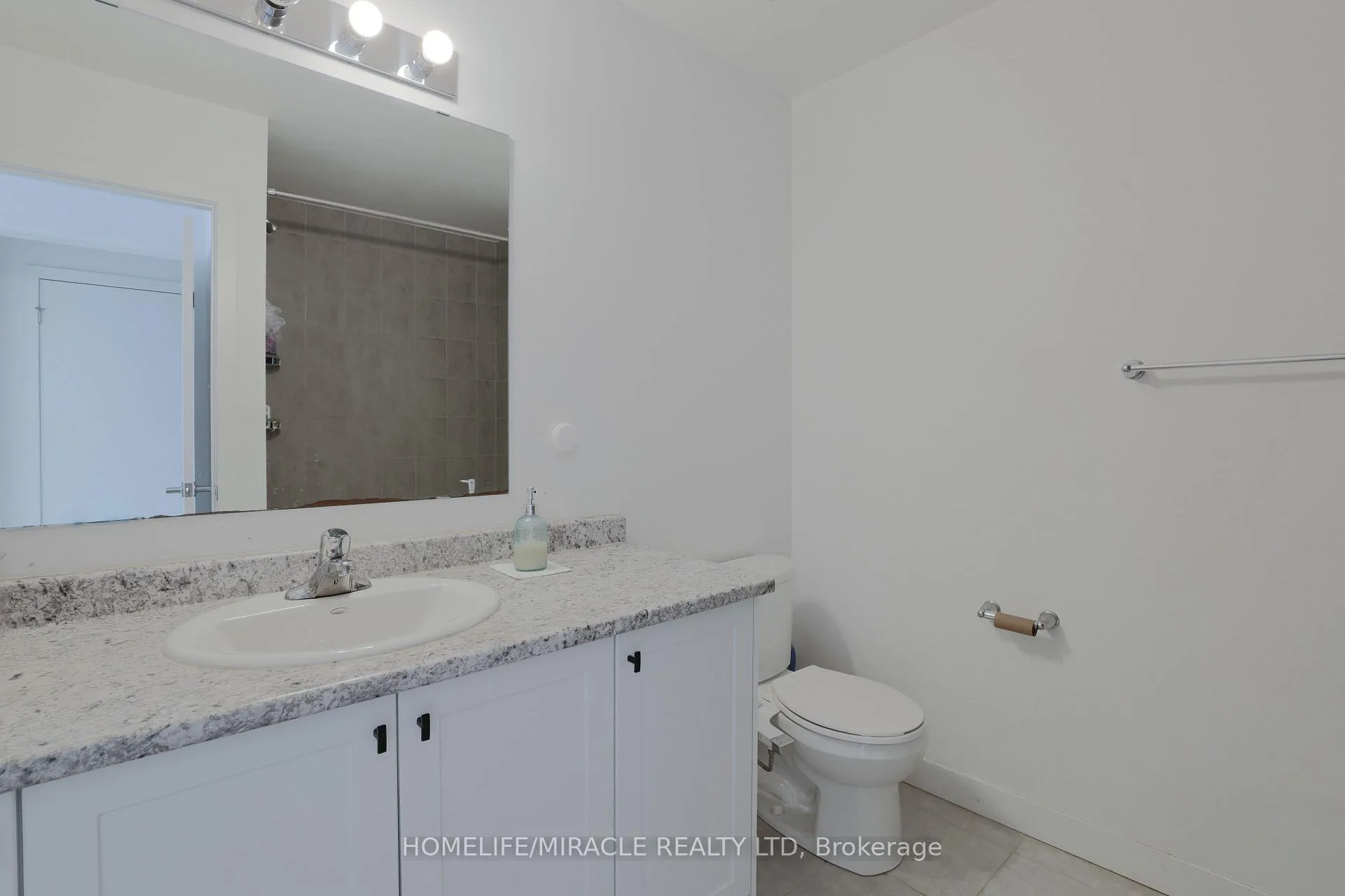 Photo 14 of 105 Pony Way, Kitchener — HOMEH