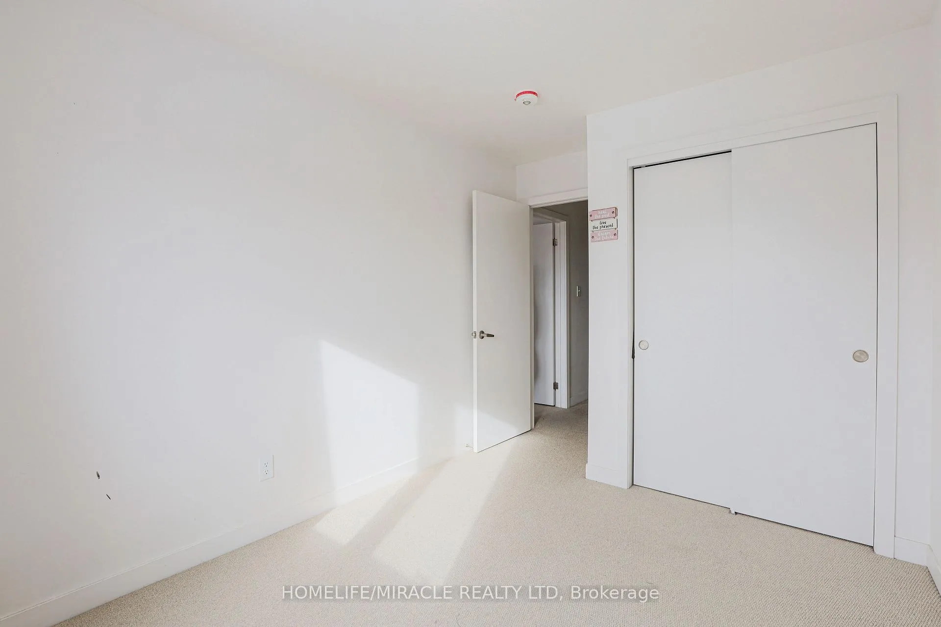 Photo 18 of 105 Pony Way, Kitchener — HOMEH