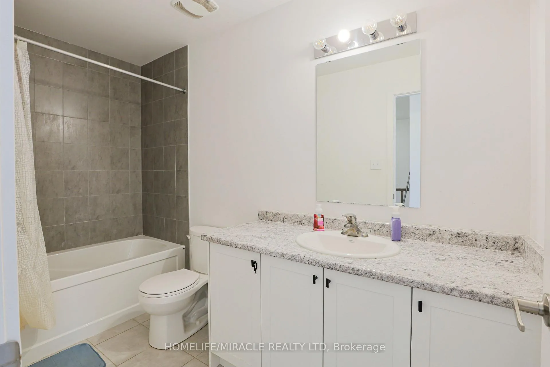 Photo 23 of 105 Pony Way, Kitchener — HOMEH