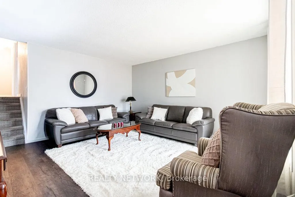 Photo 3 of 48 Arbutus Crescent, Hamilton, Stoney Creek Mountain — HOMEH