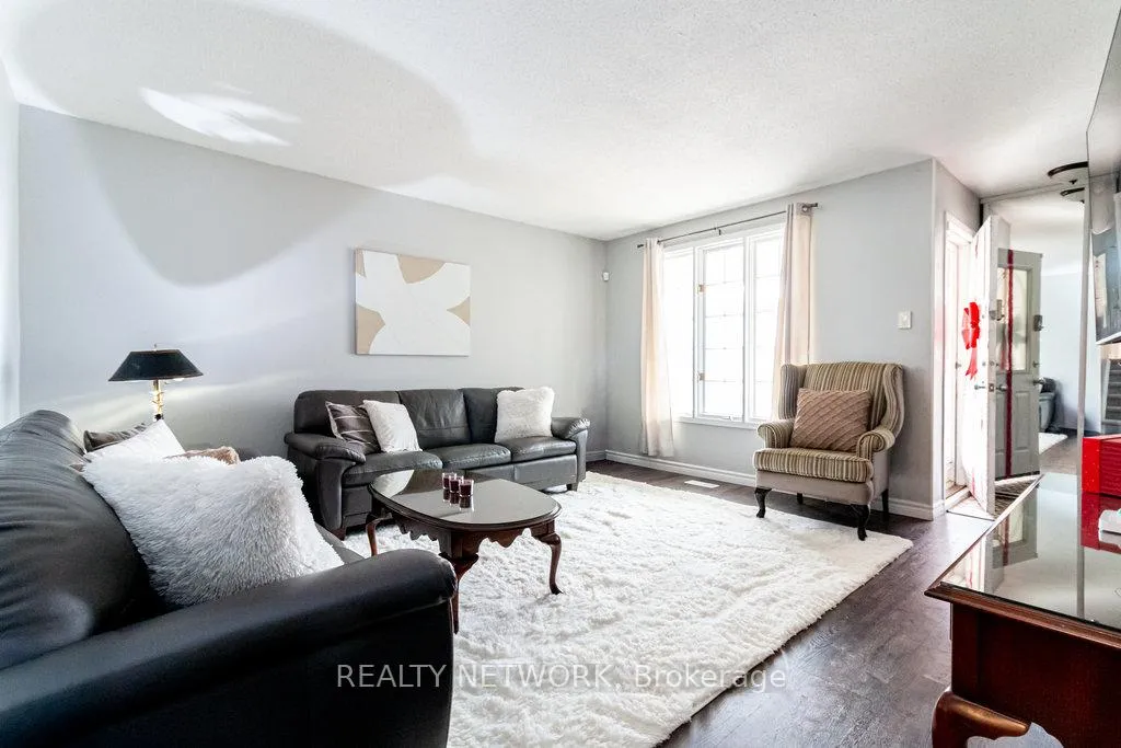 Photo 4 of 48 Arbutus Crescent, Hamilton, Stoney Creek Mountain — HOMEH
