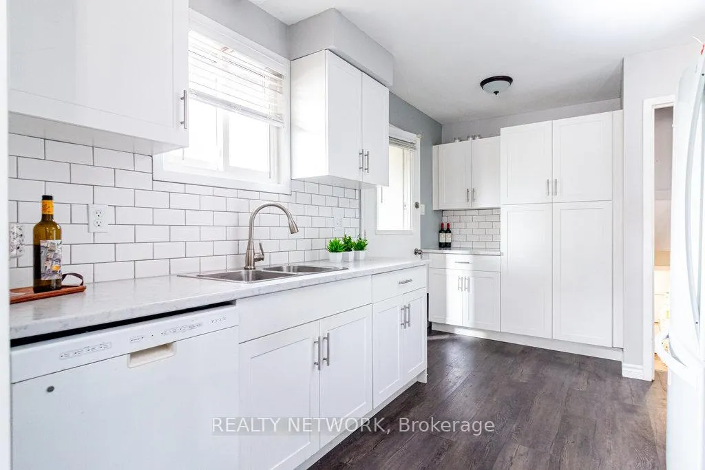 Photo 7 of 48 Arbutus Crescent, Hamilton, Stoney Creek Mountain — HOMEH