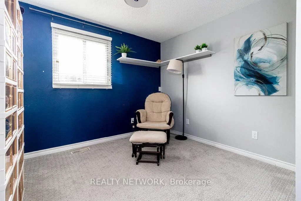 Photo 10 of 48 Arbutus Crescent, Hamilton, Stoney Creek Mountain — HOMEH