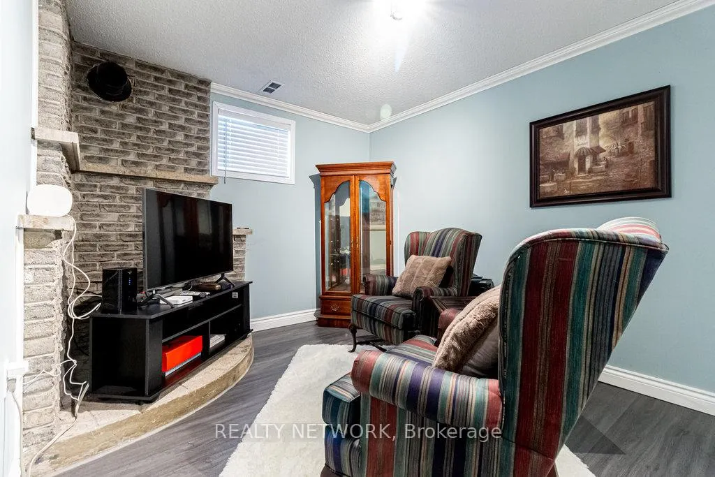 Photo 13 of 48 Arbutus Crescent, Hamilton, Stoney Creek Mountain — HOMEH