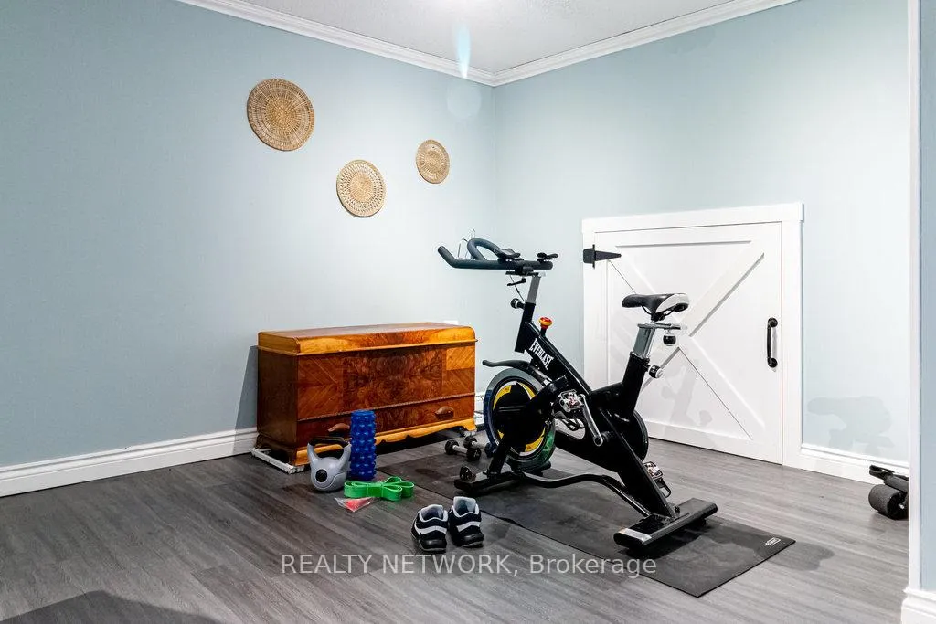 Photo 14 of 48 Arbutus Crescent, Hamilton, Stoney Creek Mountain — HOMEH