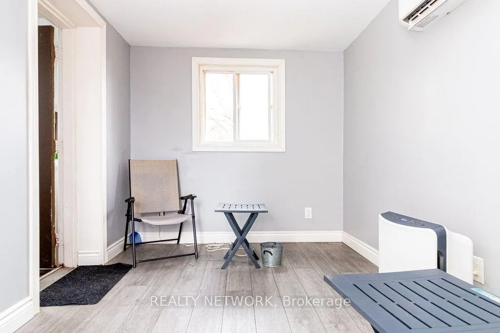 Photo 16 of 48 Arbutus Crescent, Hamilton, Stoney Creek Mountain — HOMEH