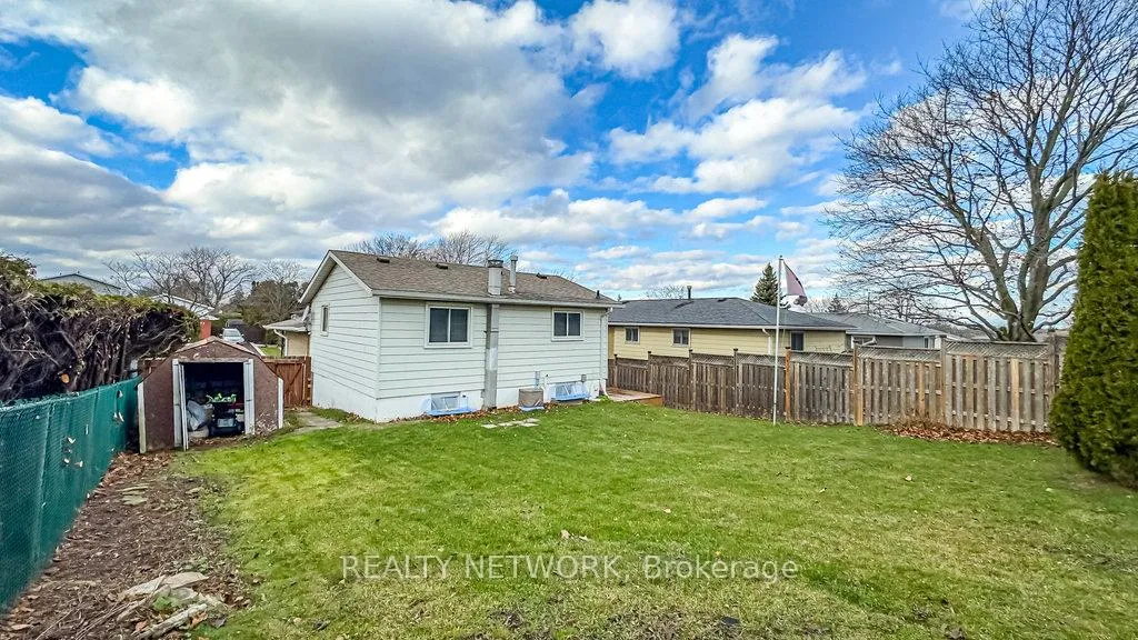 Photo 19 of 48 Arbutus Crescent, Hamilton, Stoney Creek Mountain — HOMEH