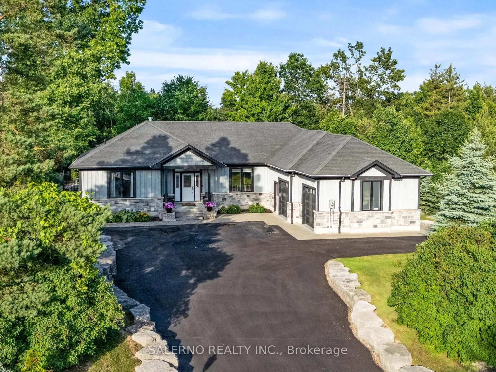 Photo 6 of 2065 Forest Valley Drive, Innisfil, Rural Innisfil — HOMEH