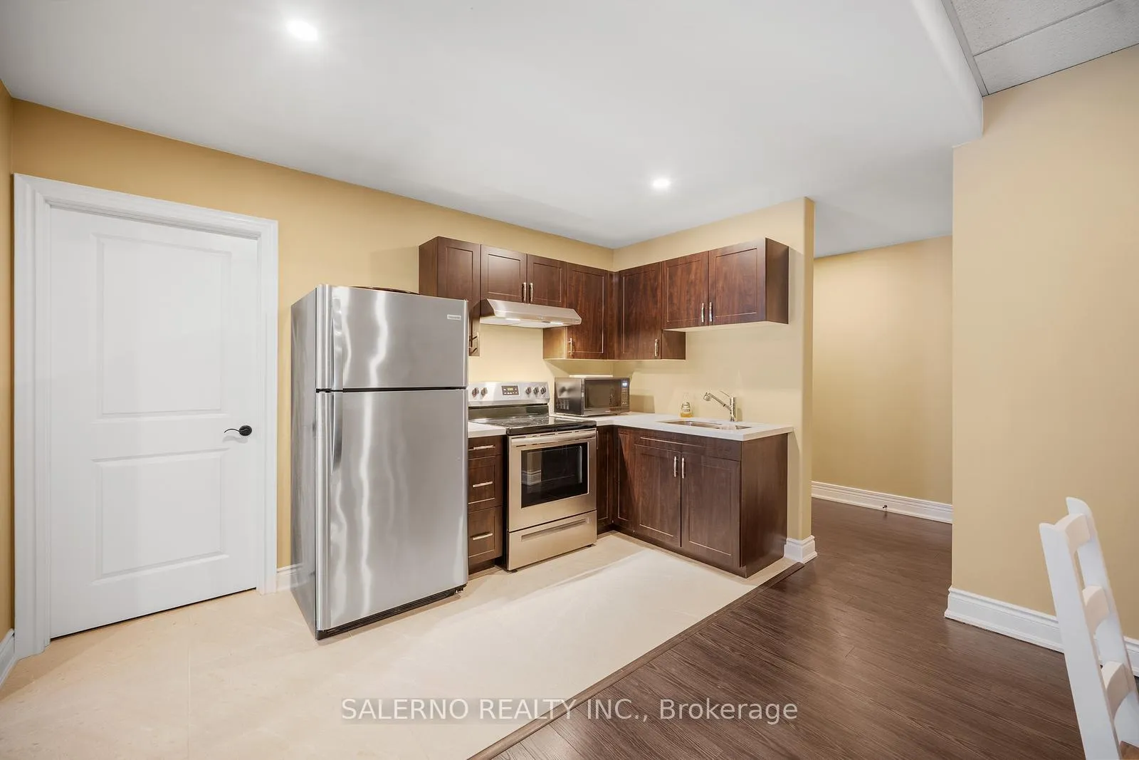 Photo 32 of 2065 Forest Valley Drive, Innisfil, Rural Innisfil — HOMEH