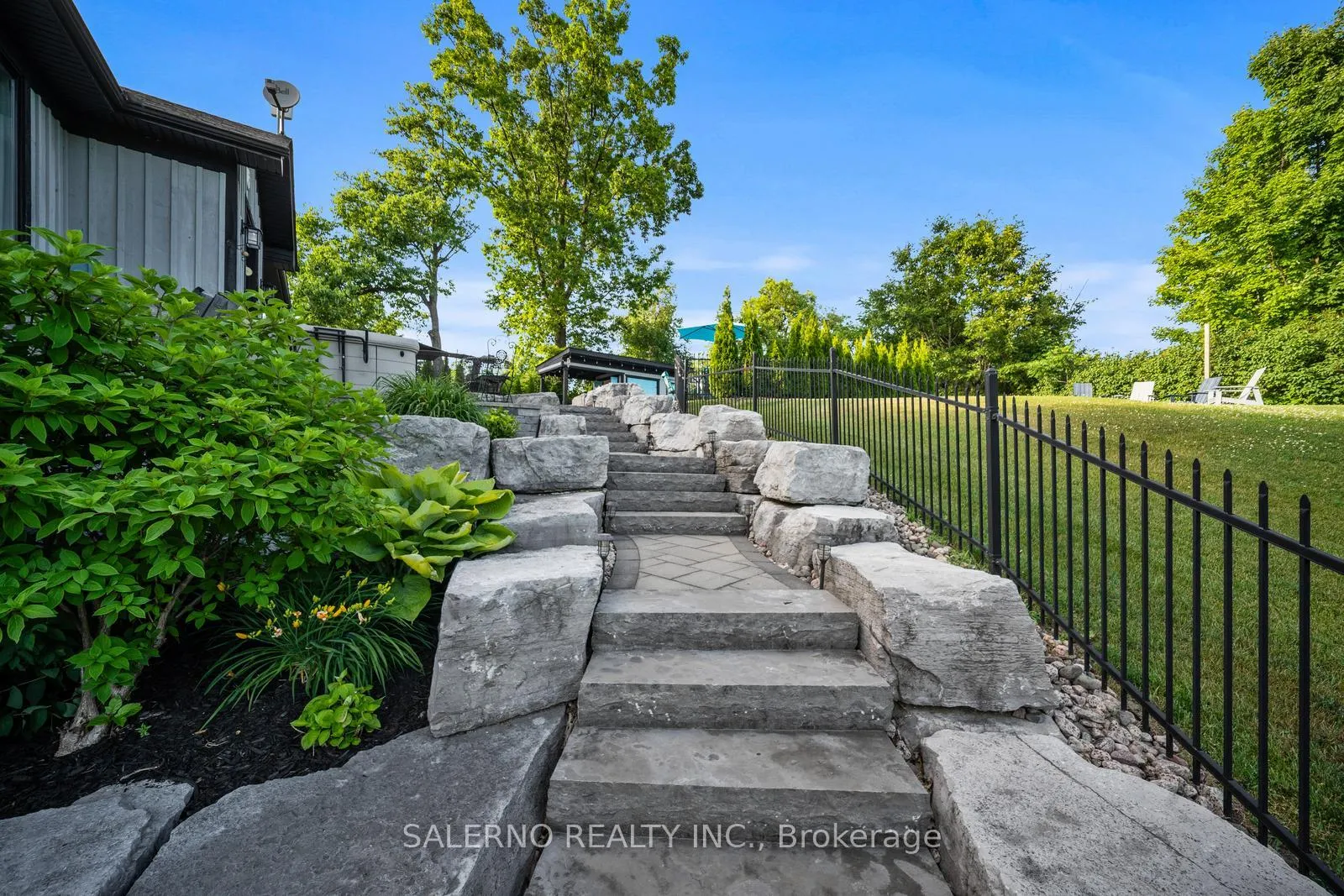 Photo 37 of 2065 Forest Valley Drive, Innisfil, Rural Innisfil — HOMEH