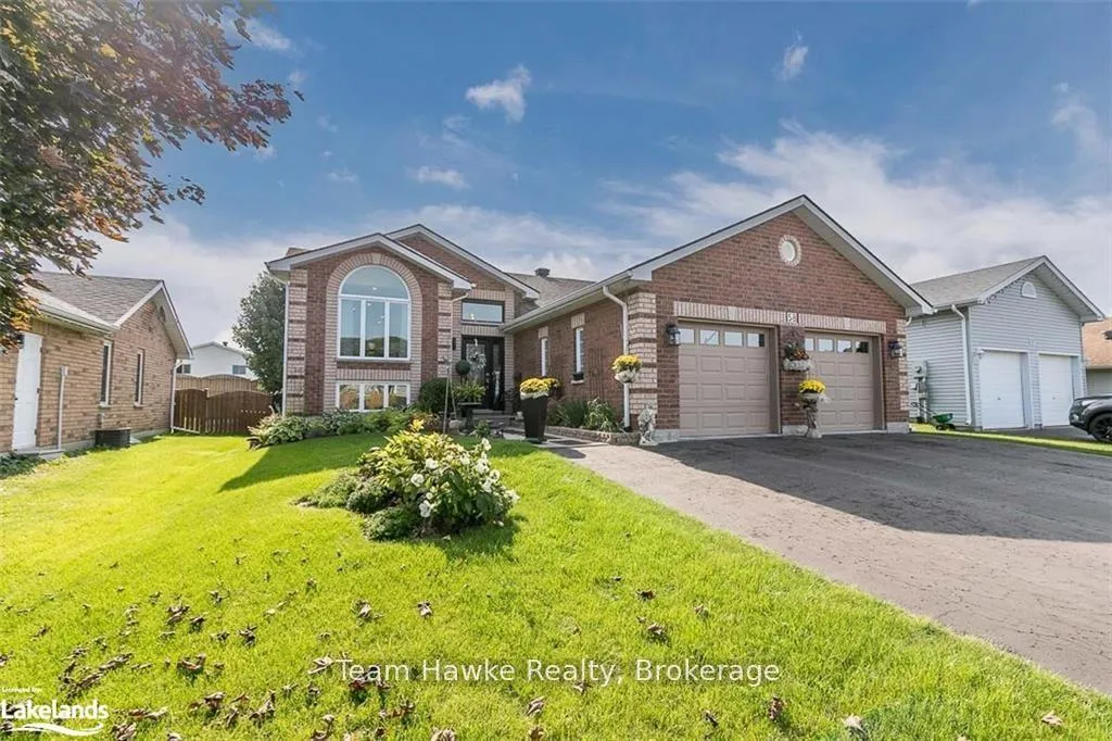 Photo 2 of 58 Byrnes Crescent, Penetanguishene — HOMEH