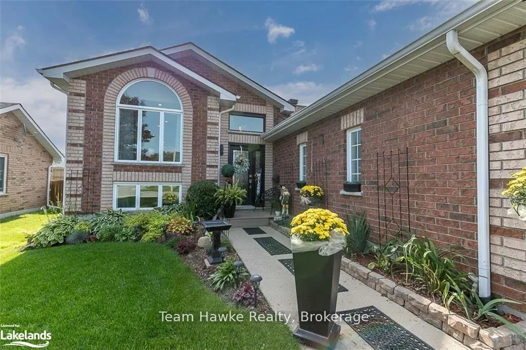 Photo 3 of 58 Byrnes Crescent, Penetanguishene — HOMEH